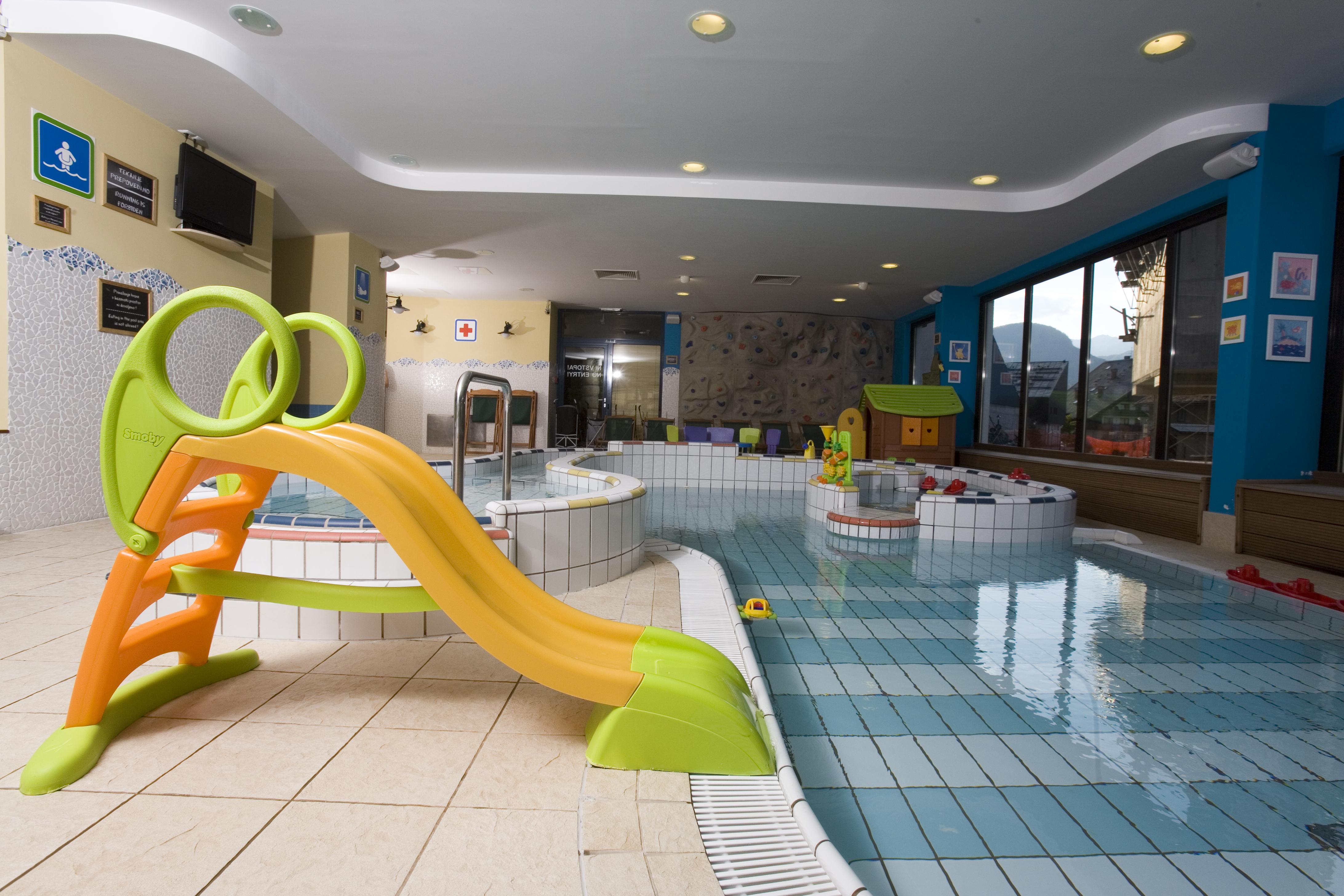 บอฮินจ์ อีโค โฮเต็ล 4 สตาร์+ Hotel Bohinjska Bistrica ภายนอก รูปภาพ