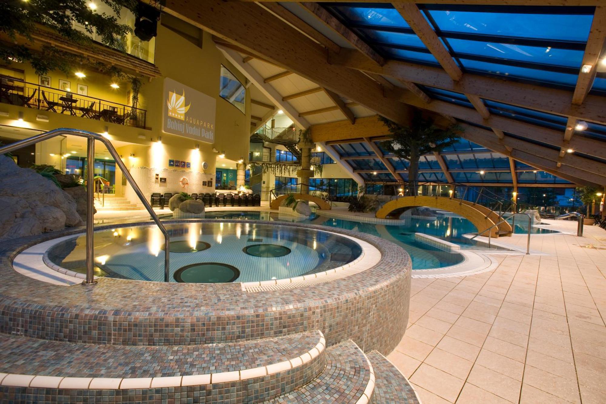บอฮินจ์ อีโค โฮเต็ล 4 สตาร์+ Hotel Bohinjska Bistrica ภายนอก รูปภาพ
